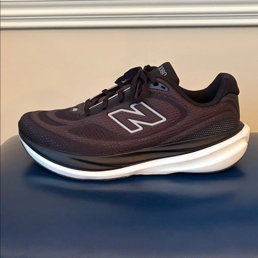 New Balance 1080 v15, size 9 - Picture 9 of 12
